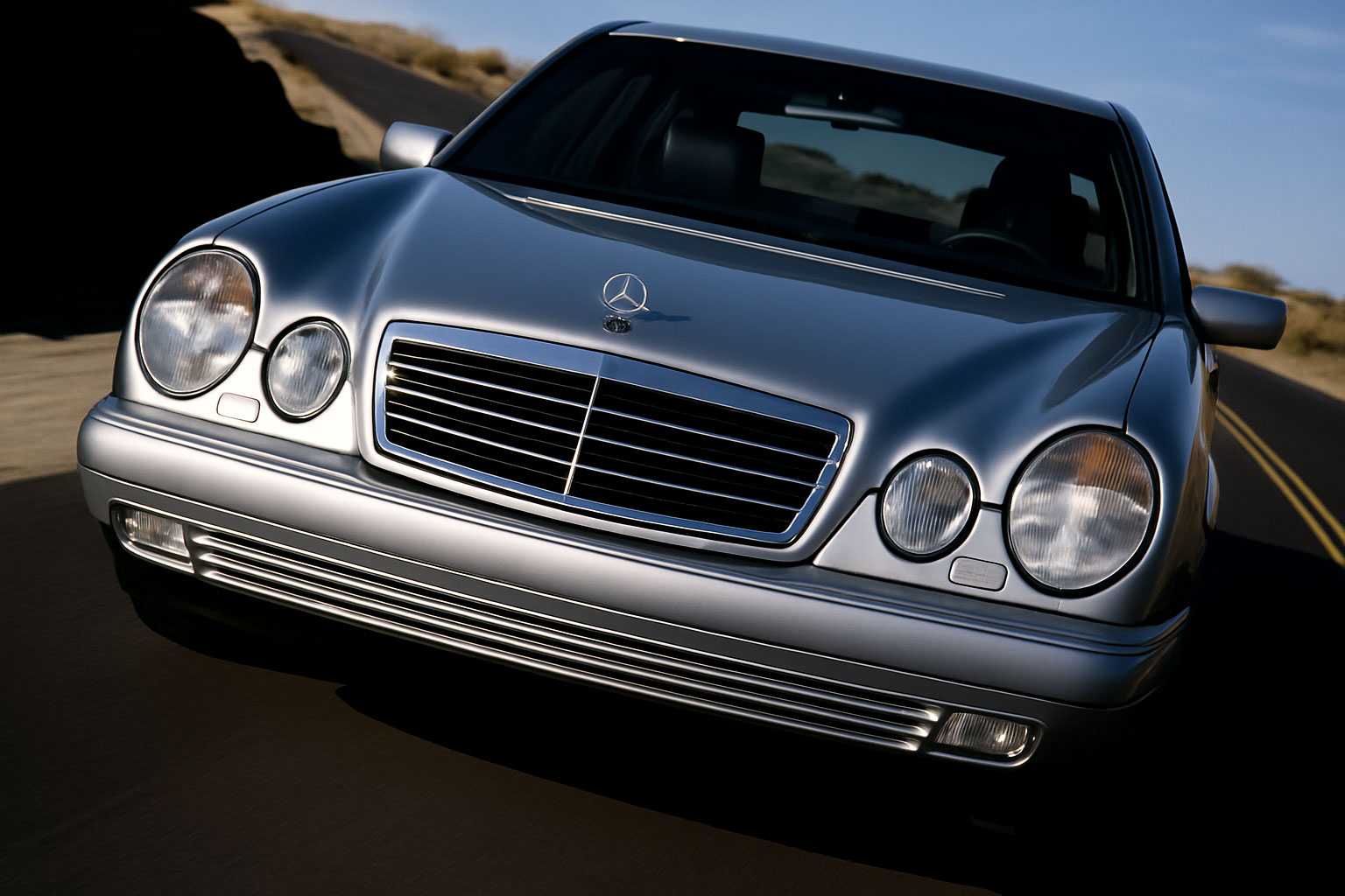 Карданний вал Mercedes E-Class W210/W211/W212 — ремонт підвісного підшипника, хрестовин, балансування. Швидко (1–2 дні), професійно, з гарантією якості.